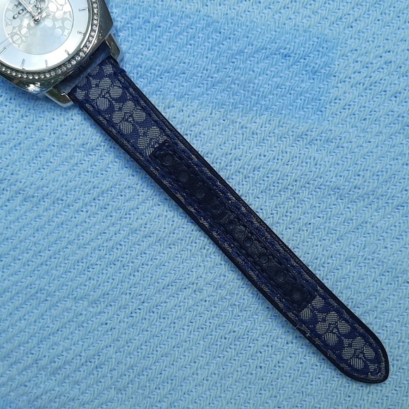 Coach watch - Picture 3 of 8